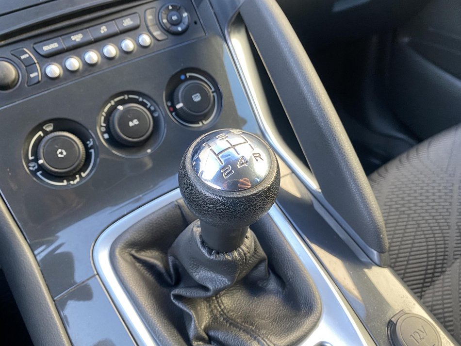 Peugeot 3008 1.6 VTi 