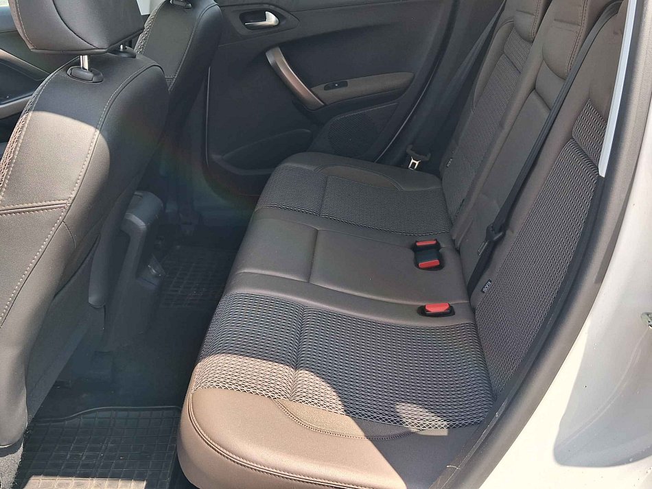 Peugeot 2008 1.6 VTi Allure
