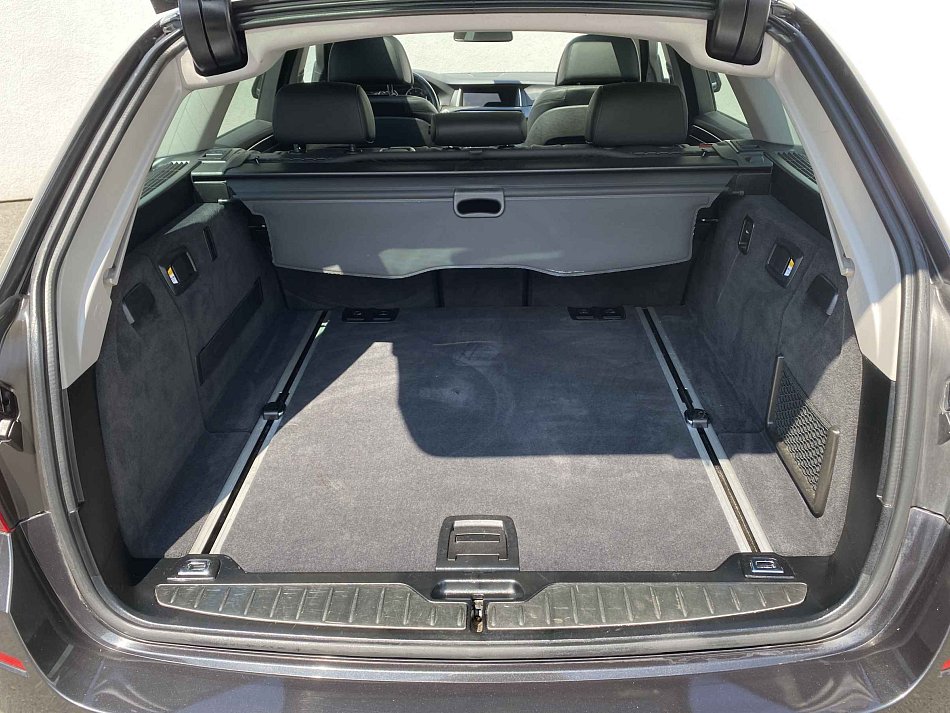 BMW Řada 5 3.0 D LuxuryLine 530D