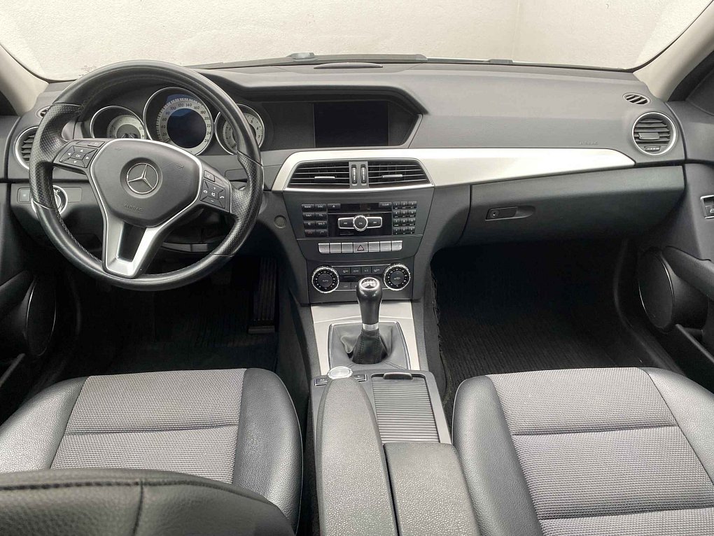 Mercedes-Benz Třída C 1.8CGi Avantgarde C200