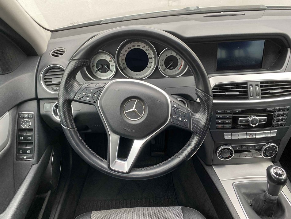 Mercedes-Benz Třída C 1.8CGi Avantgarde C200