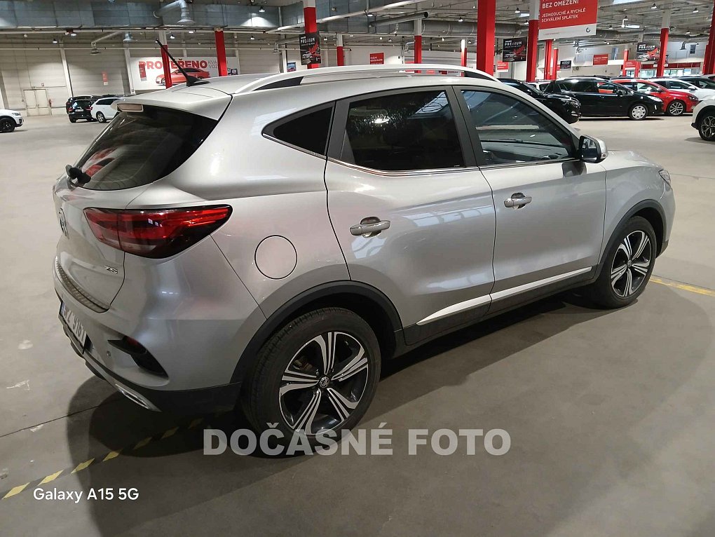 MG ZS 1.5 i 