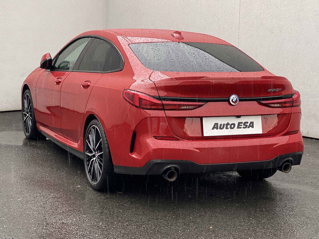 BMW Řada 2 2.0 T  220i