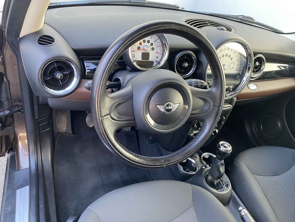 Mini Cooper 1.6i 