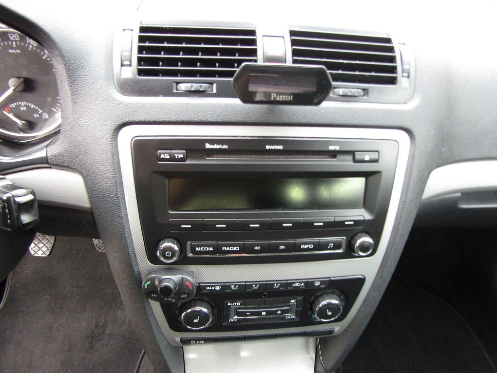 Škoda Octavia II 1.6 TDi Elegance