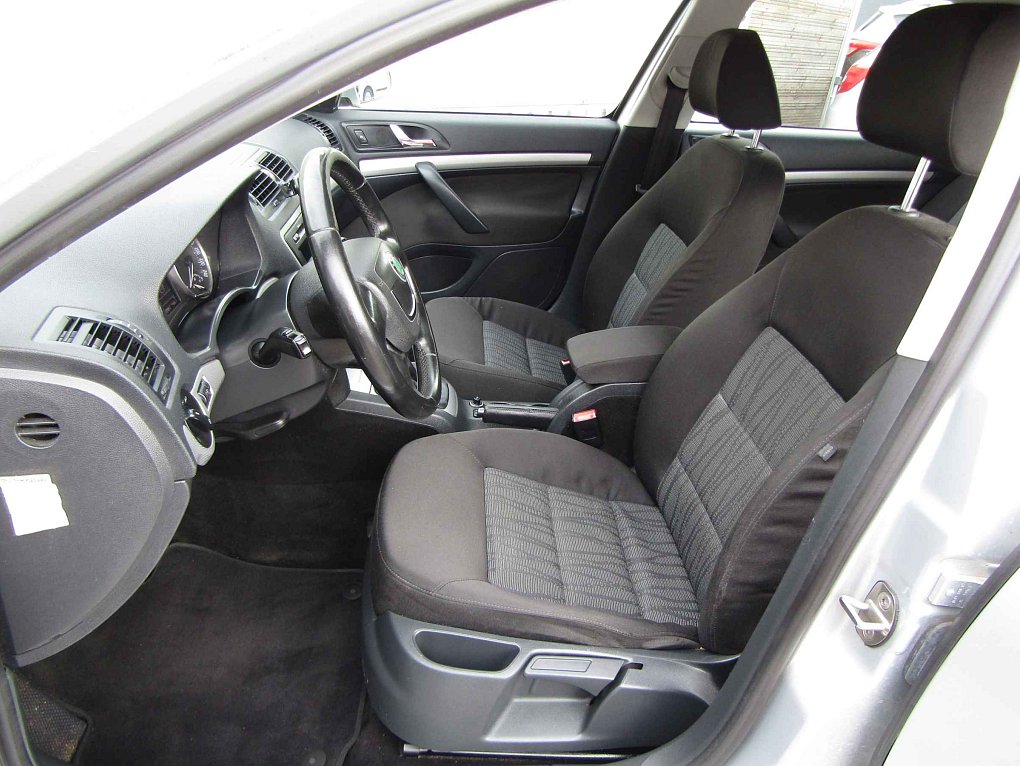 Škoda Octavia II 1.6 TDi Elegance