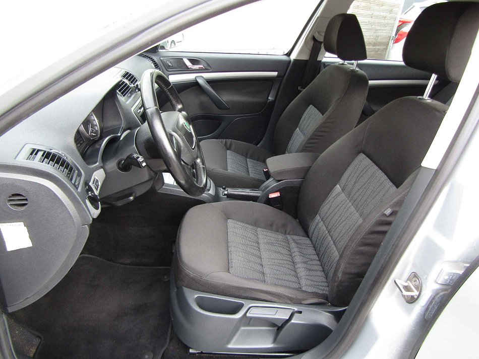 Škoda Octavia II 1.6 TDi Elegance