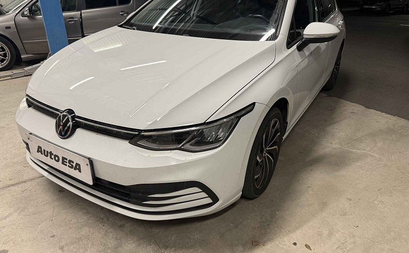 Volkswagen Golf 1.0eTSi 