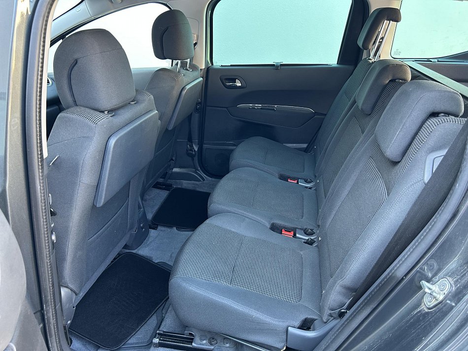 Peugeot 5008 1.6 HDi Allure 7míst