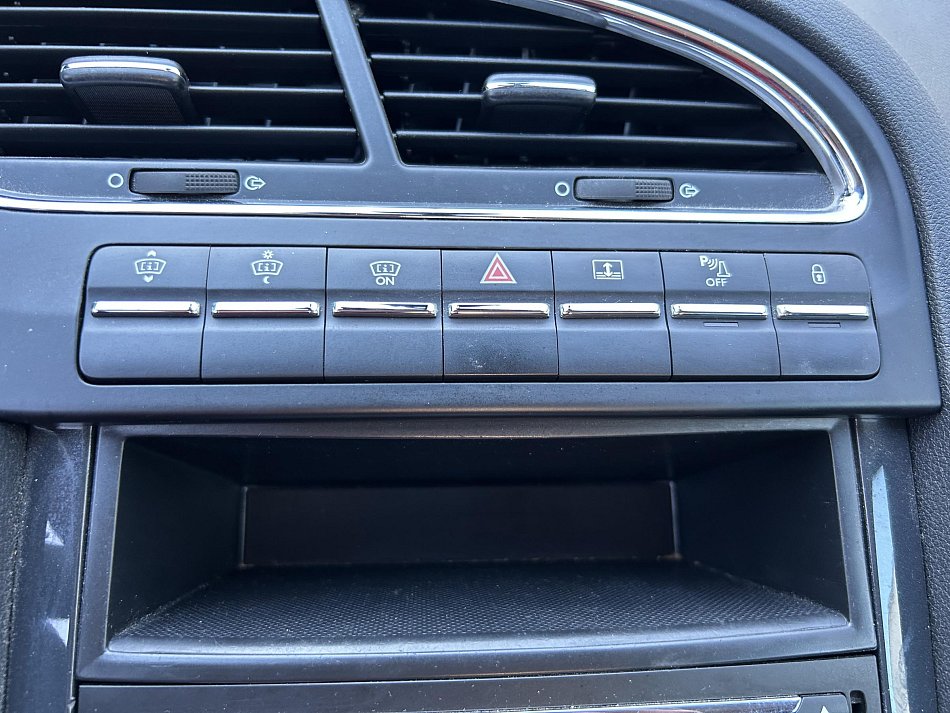 Peugeot 5008 1.6 HDi Allure 7míst