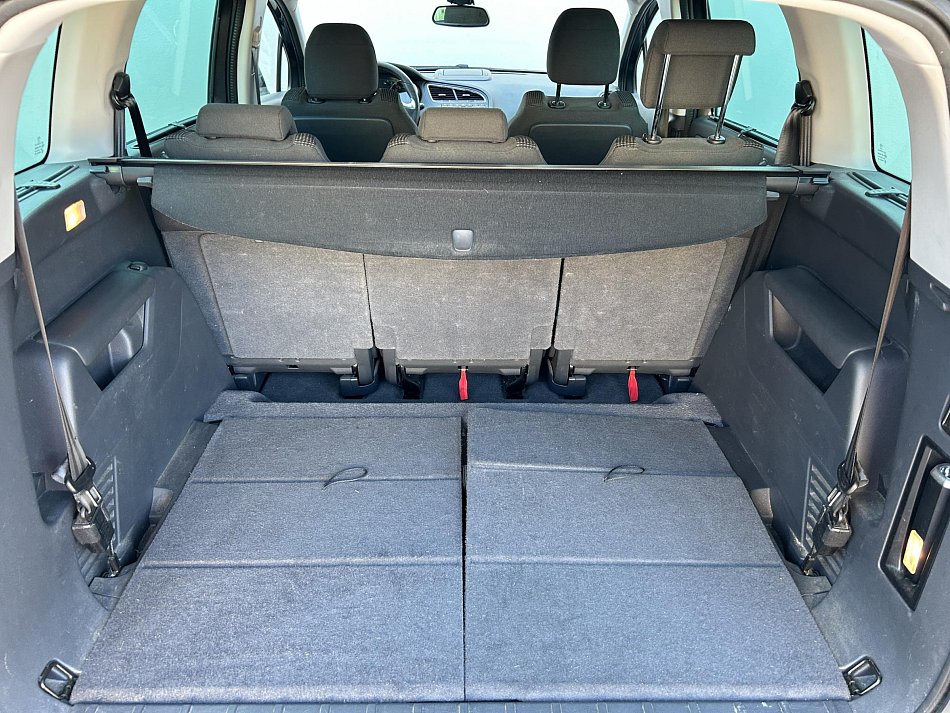 Peugeot 5008 1.6 HDi Allure 7míst