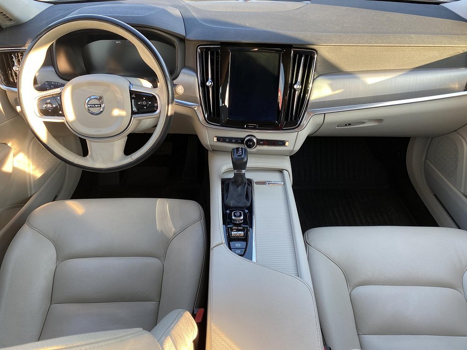 Volvo V90 2.0 T4 
