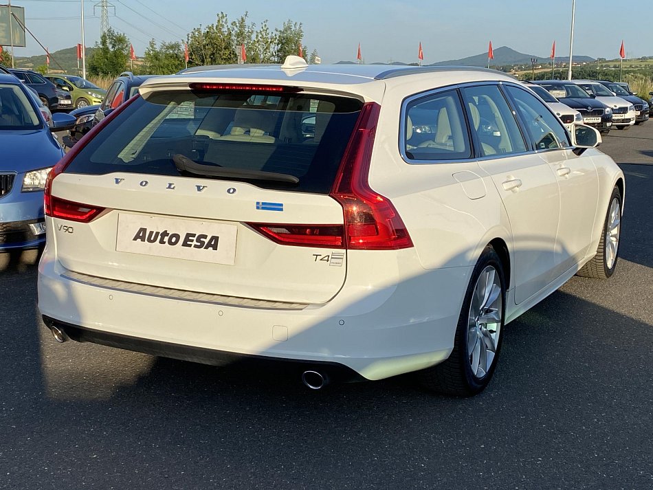 Volvo V90 2.0 T4 