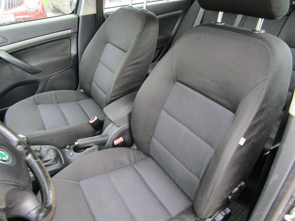 Škoda Octavia II 1.6 FSi 