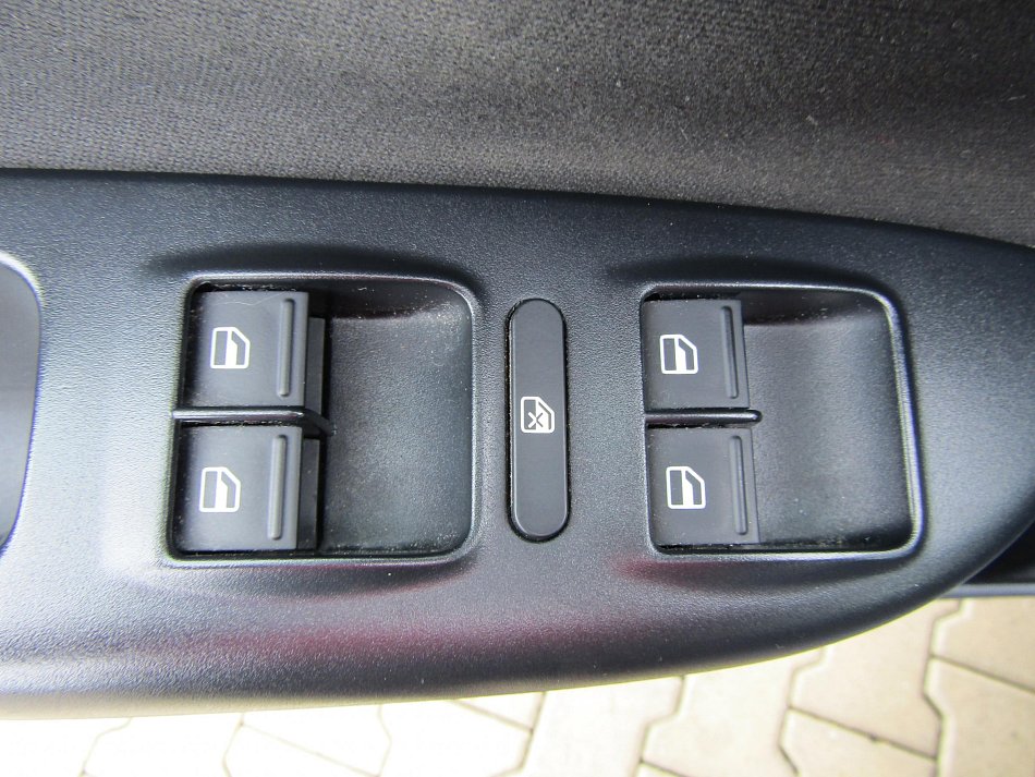 Škoda Octavia II 1.6 FSi 