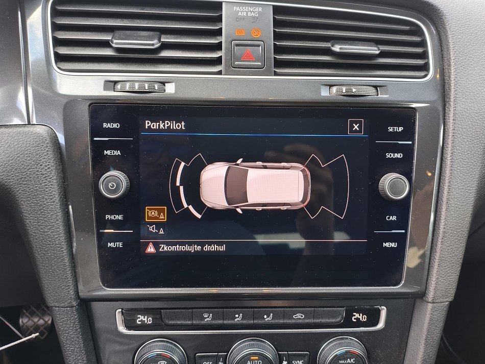 Volkswagen Golf 1.0TSi 