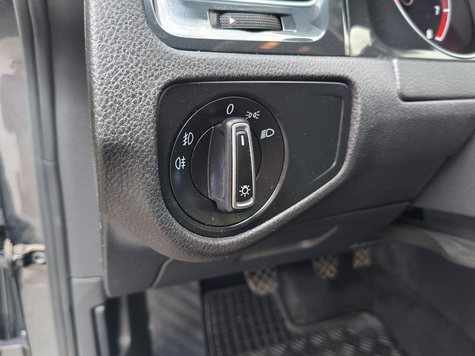 Volkswagen Golf 1.0TSi 