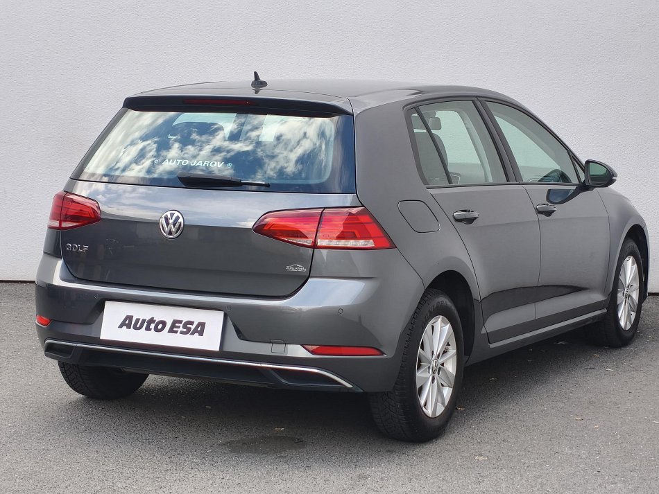 Volkswagen Golf 1.0TSi 