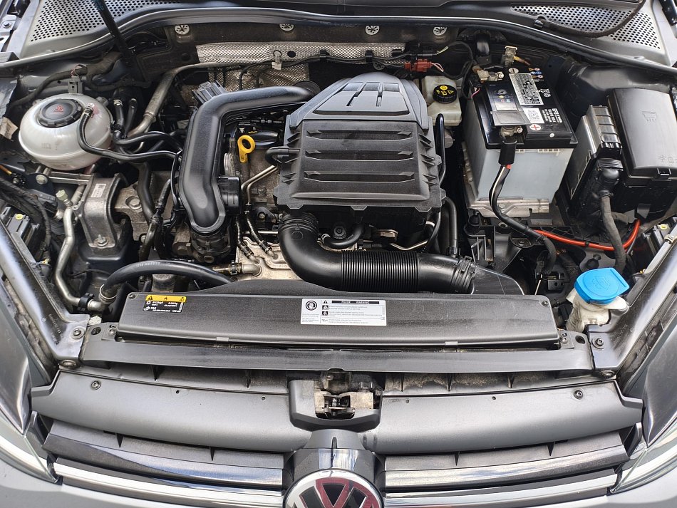 Volkswagen Golf 1.0TSi 