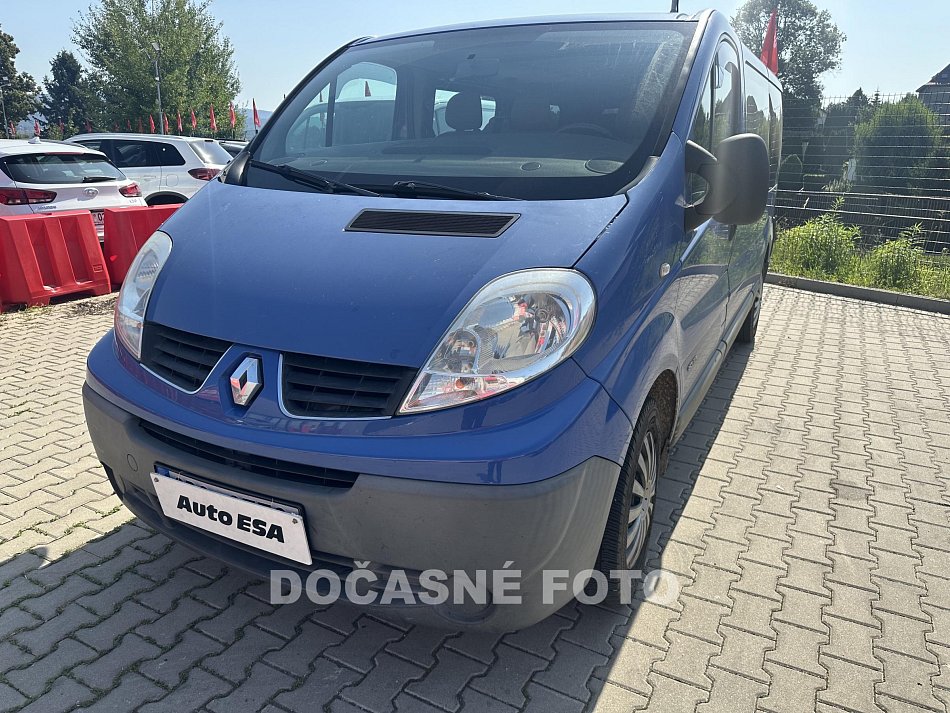 Renault Trafic 2.5dCi  L2 9míst