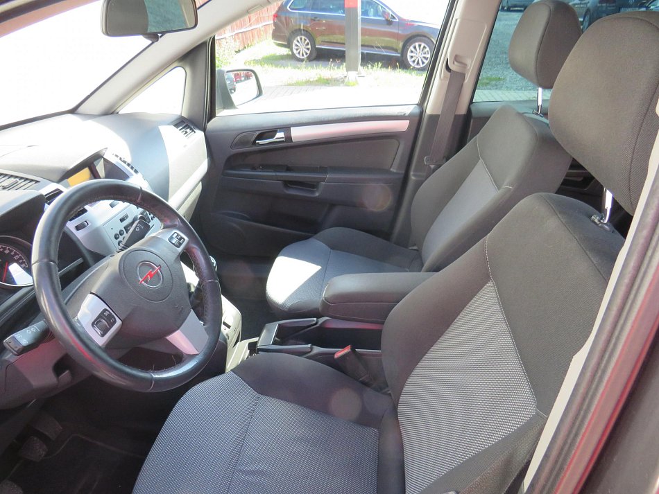 Opel Zafira 1.8i  7míst