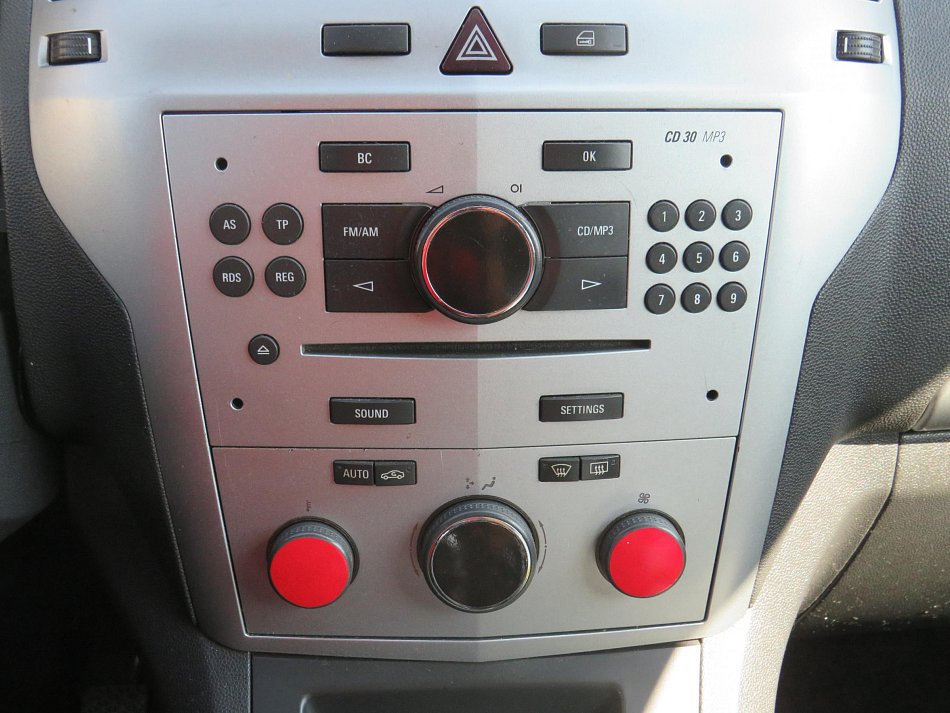 Opel Zafira 1.8i  7míst