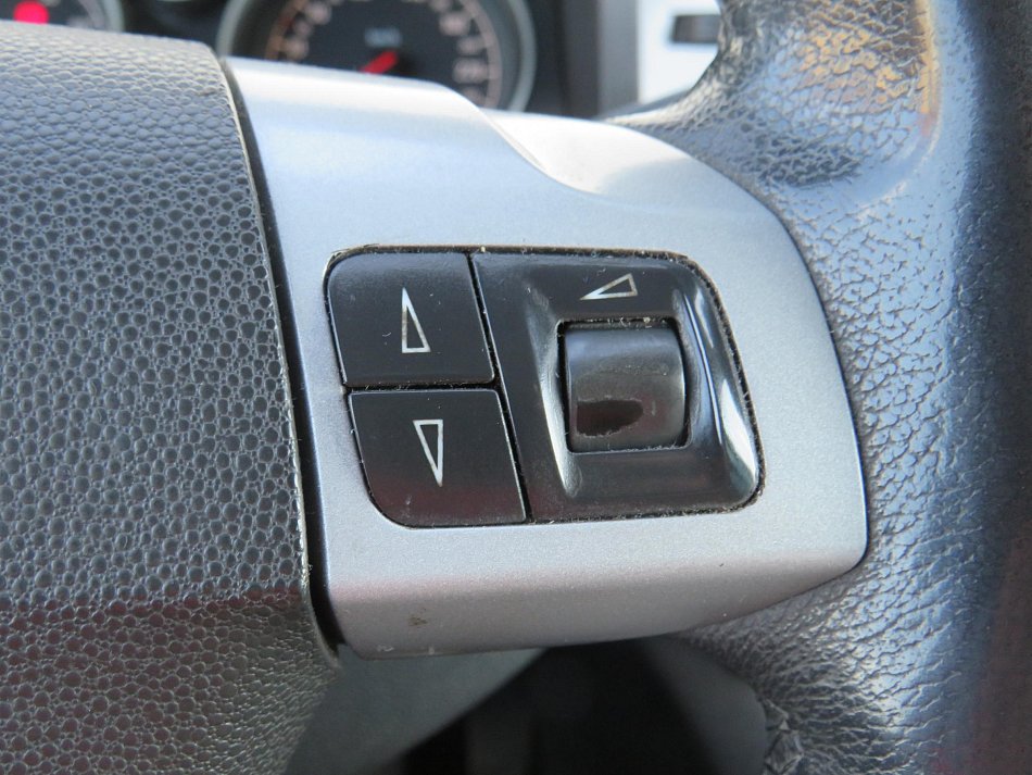 Opel Zafira 1.8i  7míst