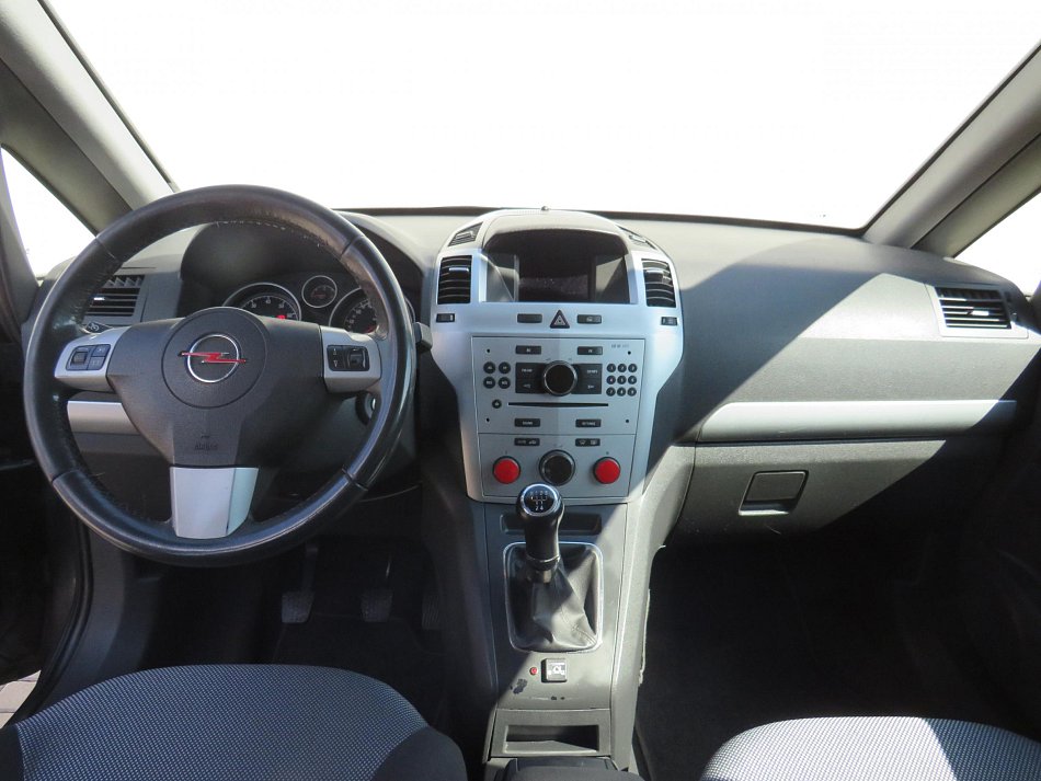 Opel Zafira 1.8i  7míst