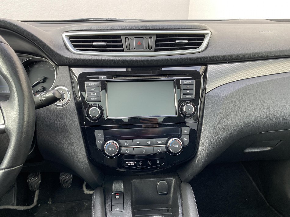 Nissan Qashqai 1.3 DiG-T N-Connecta 4x2