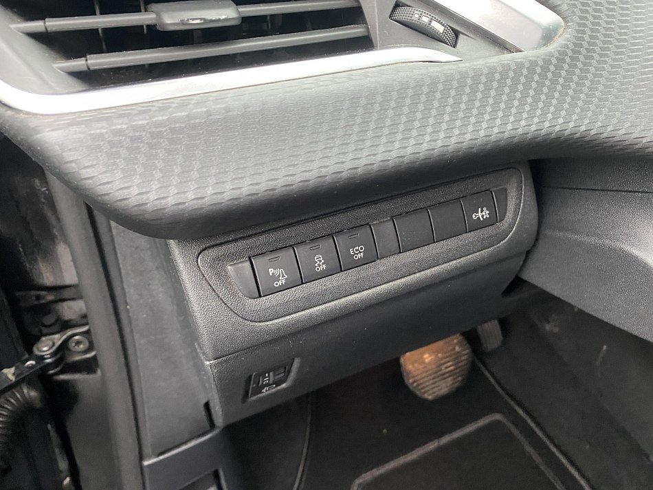 Peugeot 2008 1.6 e-HDI Allure