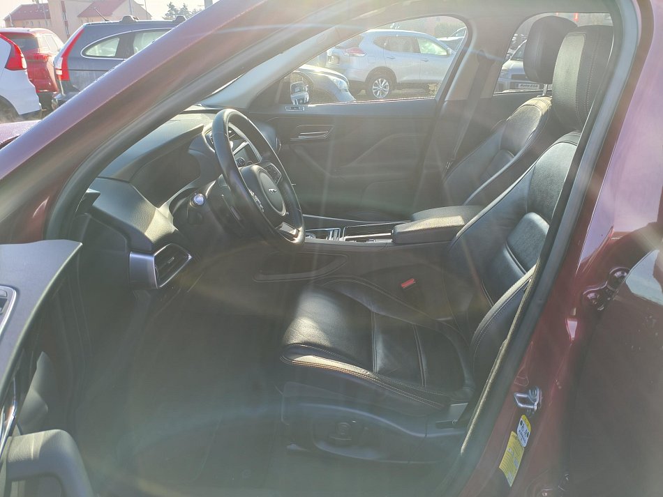 Jaguar F-Pace 2.0 TD4  4x4