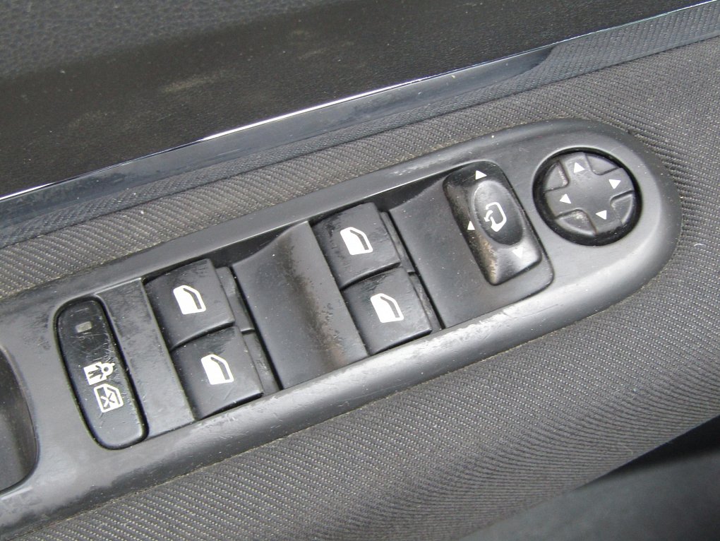 Peugeot 5008 2.0 HDi 