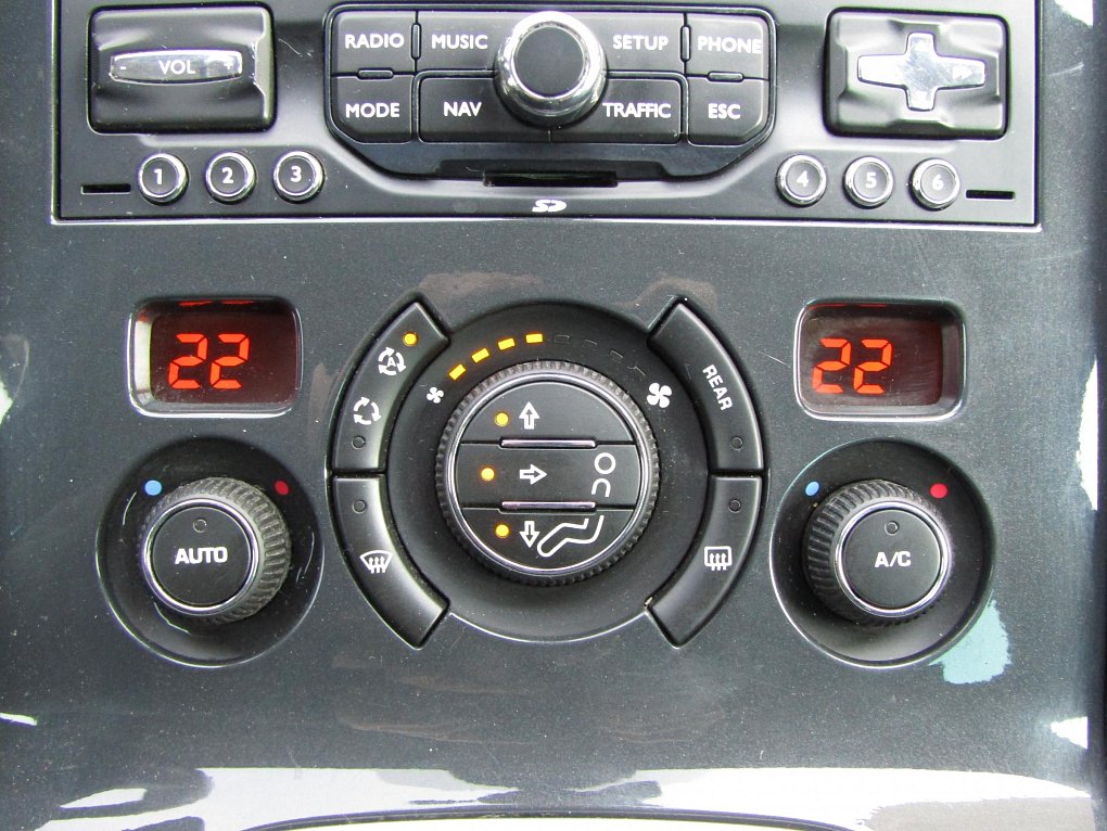 Peugeot 5008 2.0 HDi 