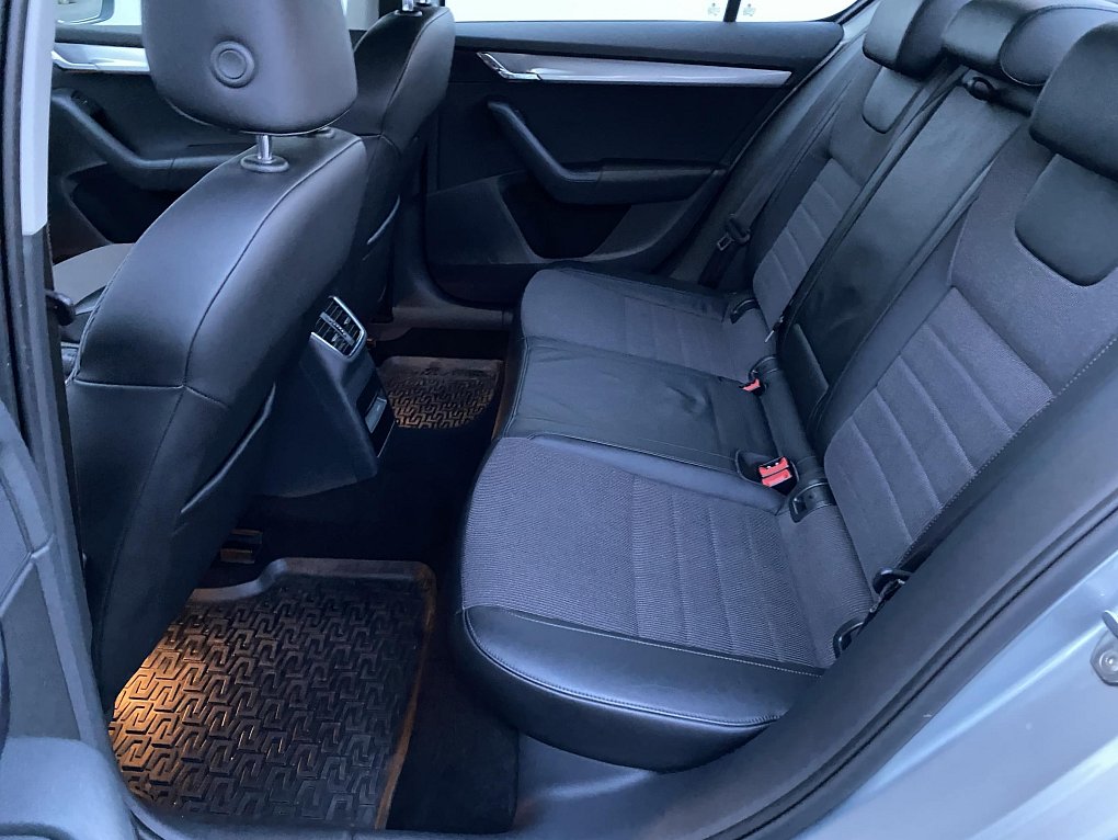 Škoda Octavia III 1.8 TSi Elegance