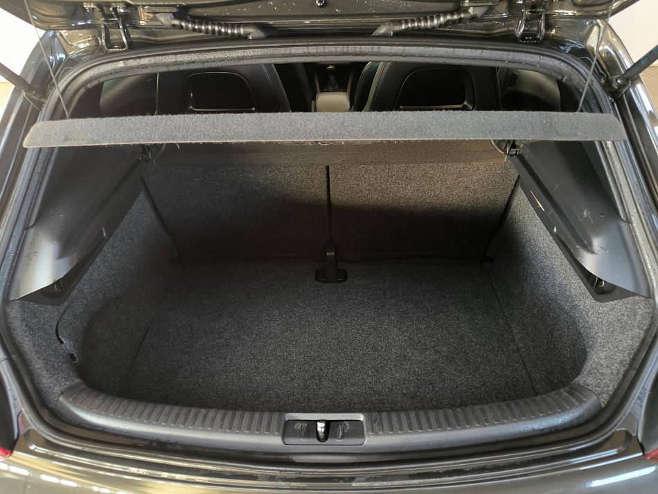 Volkswagen Scirocco 2.0 TDi 