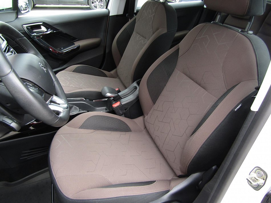 Peugeot 2008 1.6 VTi Active