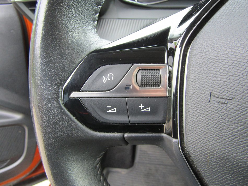 Peugeot 2008 1.2PT 