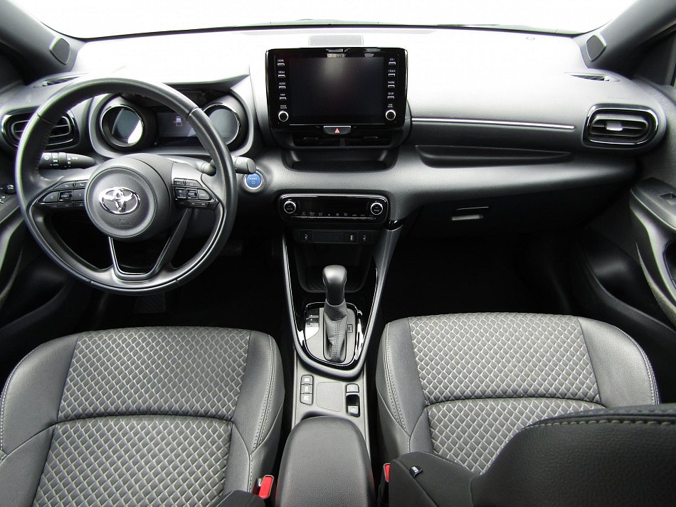 Toyota Yaris 1.5 e-CVT Style