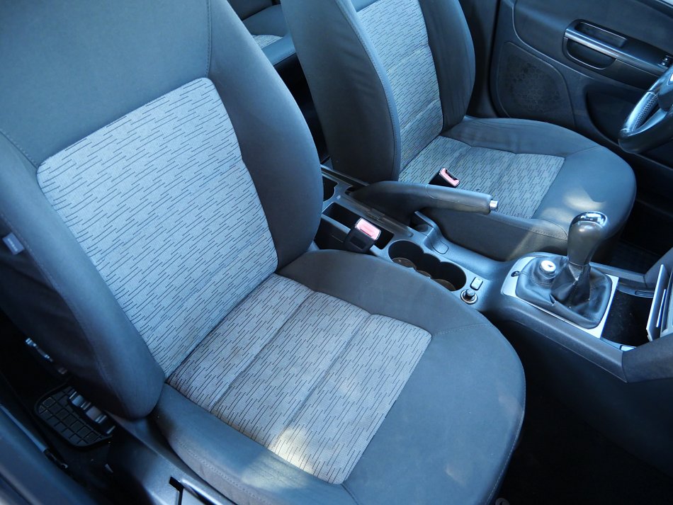 Škoda Octavia II 1.6TDi Ambiente