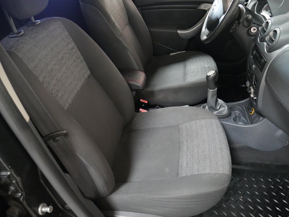 Dacia Duster 1.6i 