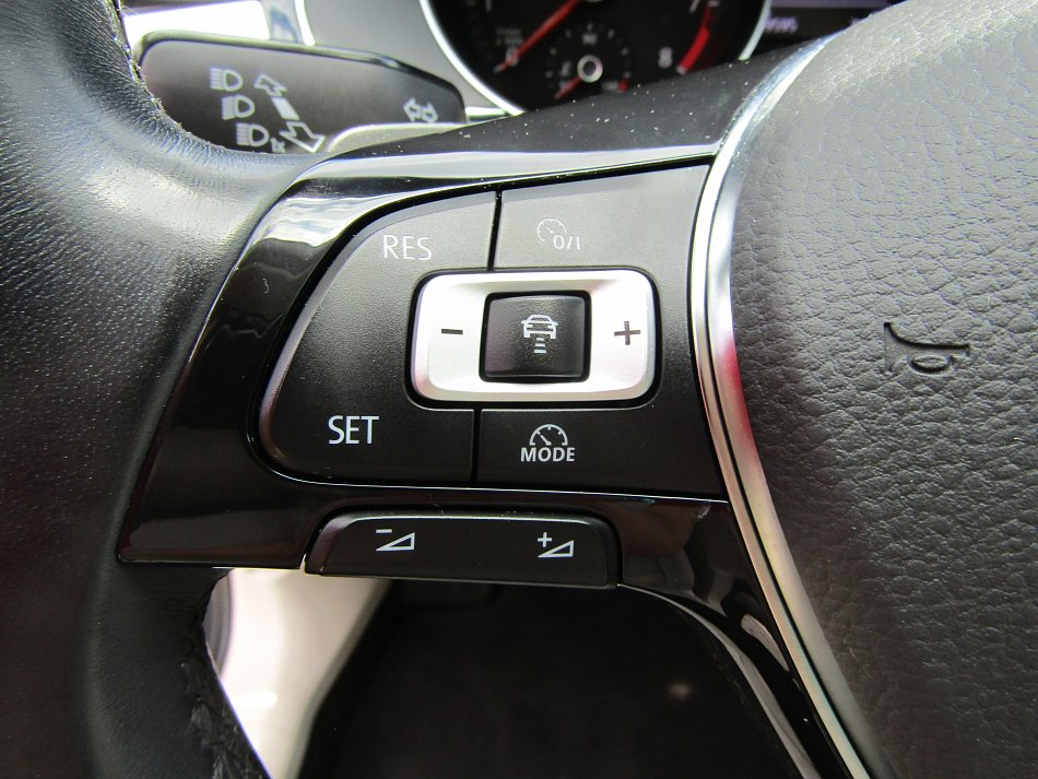 Volkswagen Passat 1.4 TSI 