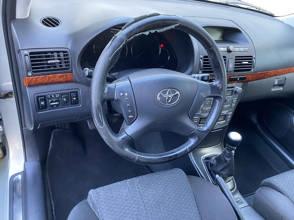 Toyota Avensis 2.2 D-CAT 