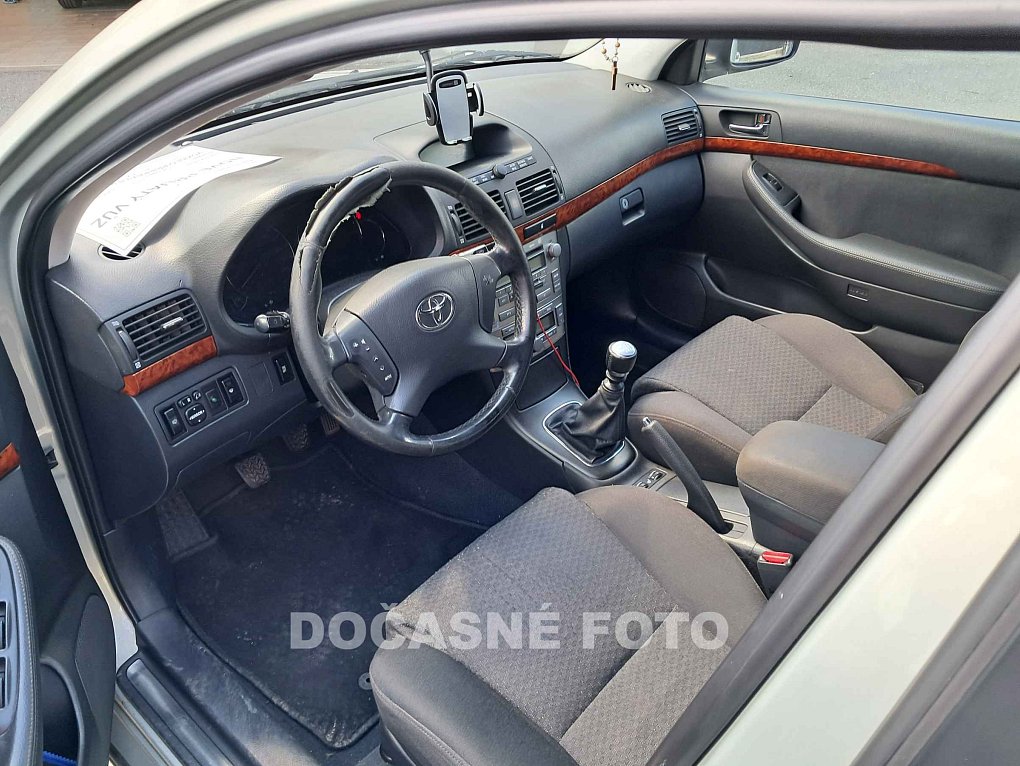 Toyota Avensis 2-2DCAT 