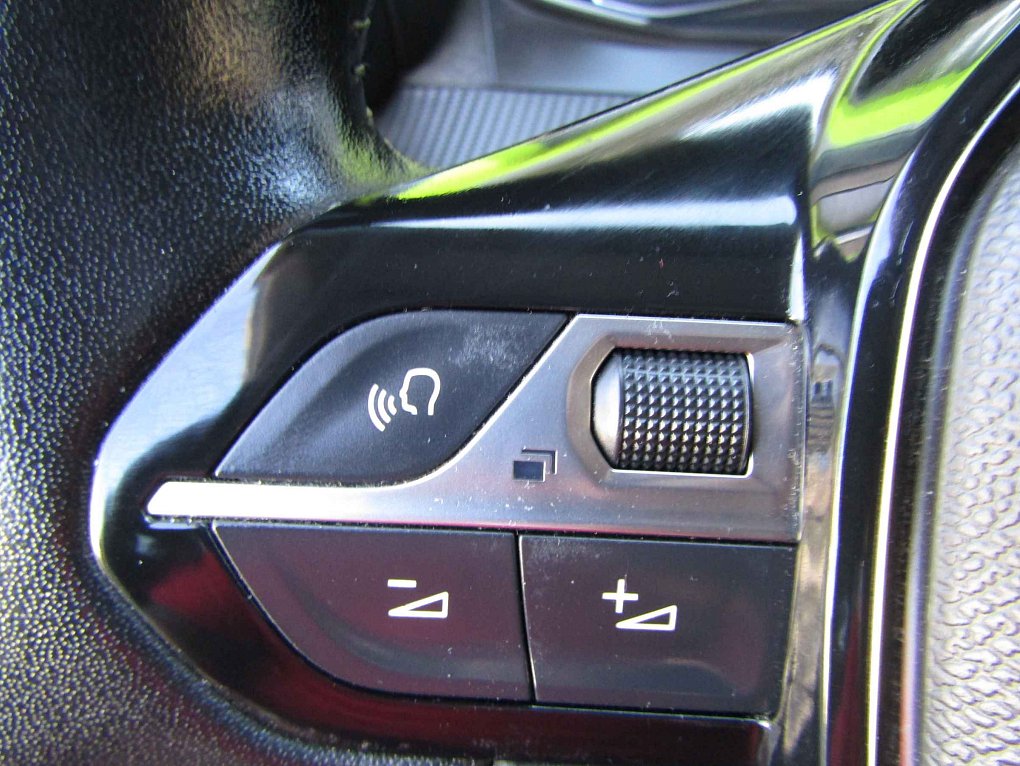 Peugeot 2008 1.2 PT 