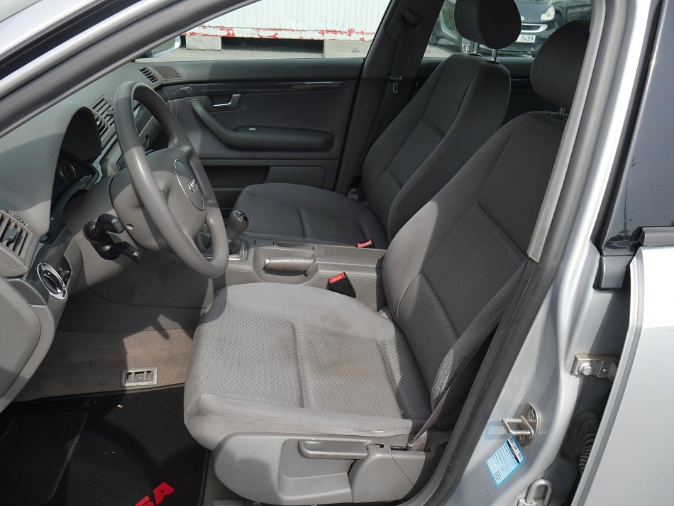 Audi A4 1.6i 