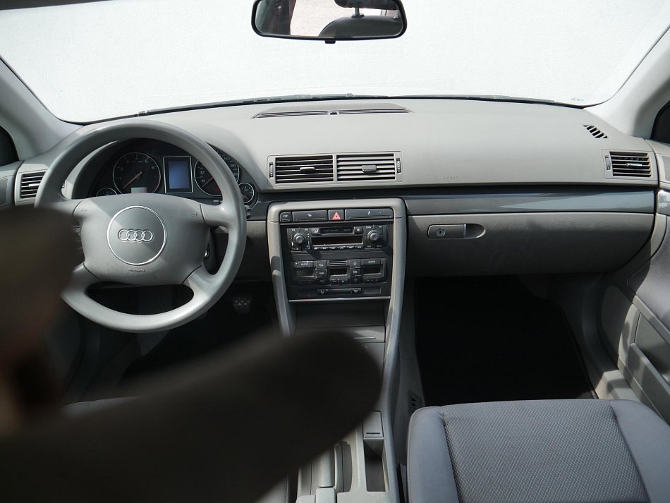 Audi A4 1.6i 