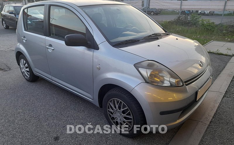 Daihatsu Sirion 1.0i 