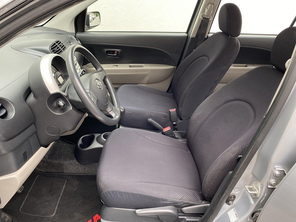 Daihatsu Sirion 1.0i 