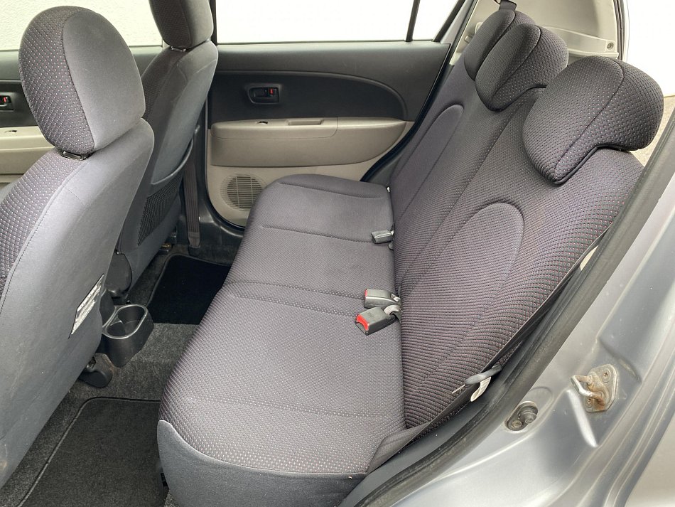 Daihatsu Sirion 1.0i 