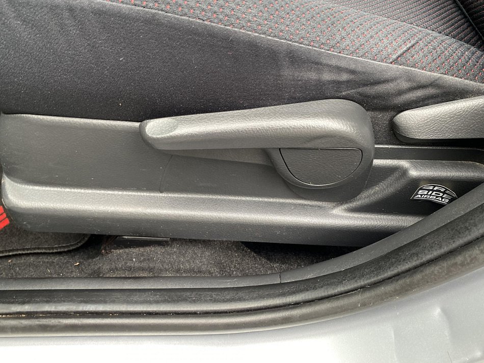 Daihatsu Sirion 1.0i 